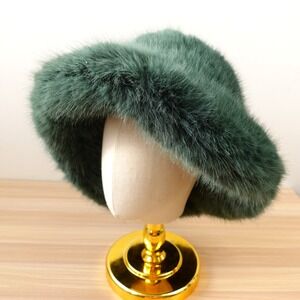 Plush Faux Fur Bucket Hat in Forest Green